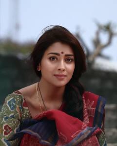 shriya-saran-latest-images-001