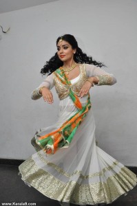 shriya-saran-latest-images-00143