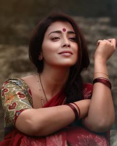 shriya-saran-latest-images-002
