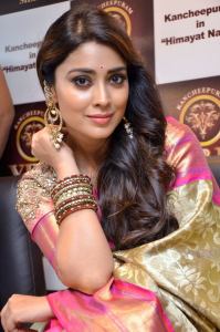 shriya-saran-latest-images-510-00233