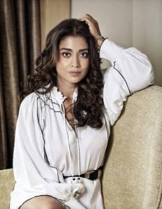 shriya-saran-latest-images-in-white-outfit-003