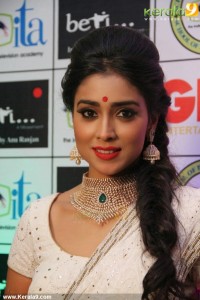 shriya-saran-latest-photos-03156