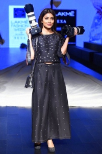 shriya-saran-latest-photos-111-00139