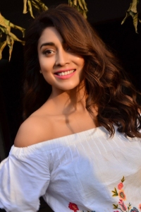 shriya-saran-latest-photos-111-0171