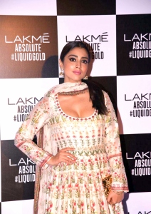 shriya-saran-latest-pics-1001