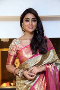 shriya-saran-latest-picture-gallery-590-00578