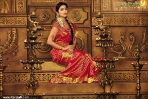 shriya-saran-latest-stills-400-00155