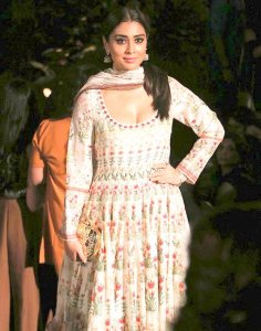 shriya-saran-latest-stills-66622