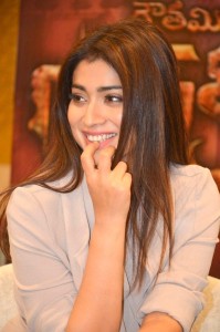 shriya-saran-photo-gallery-309-00694