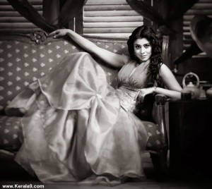 shriya-saran-photos-00135