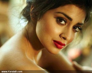 shriya-saran-photos-00394