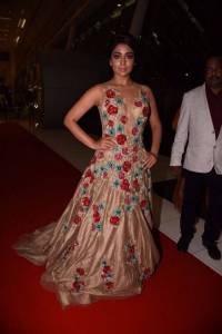 shriya-saran-photos-123-00493