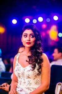 shriya-saran-photos55-00167