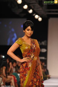 shriya-saran-photoshoot-00265