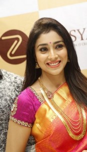 shriya-saran-pictures-gallery87-00155