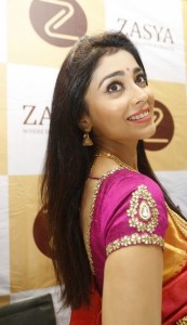 shriya-saran-pictures-gallery8774
