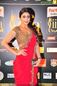 shriya-saran-stills-40035