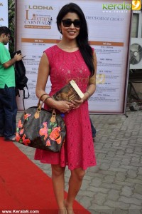 shriya_saran_new_photos1