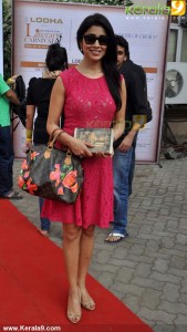 shriya_saran_new_stills-0019