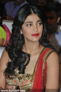 shruthi-haasan-latest-photos-03540