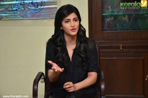 shruthi-hassan-latest-photos-101-00224