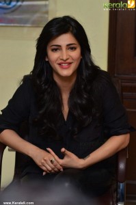shruthi-hassan-latest-photos-10163