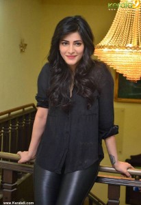 shruthi-hassan-latest-pictures-400-00341