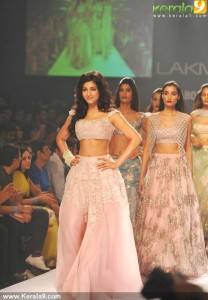 shruthi-hassan-new-stills-00169