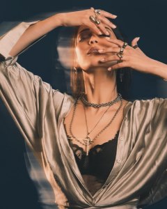 shruti-haasan-in-Metallic-Draped-Maxi-Dress-Layered-Innerwear-Gothic-glam-edgy-fusion-formal-wear-photos-002
