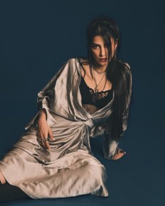 shruti-haasan-in-Metallic-Draped-Maxi-Dress-Layered-Innerwear-Gothic-glam-edgy-fusion-formal-wear-photos-008