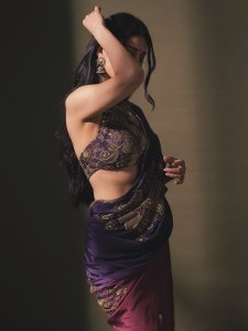 shruti-haasan-in-Royal-Deep-Purple-with-Gold-Accents-Satin-Silk-saree-paired-with-a-matching-low-back-embellished-blouse-photos-009