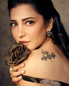 shruti-haasan-in-vintage-inspired-romantic-a-line-Floral-Print-Corset-midi-dress-featuring-a-bustier-bodice-style-photos-009
