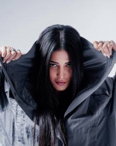shruti-haasan-latest-photos-017