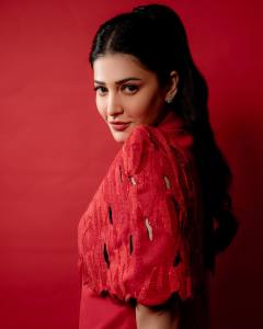 shruti-haasan-latest-photos-029