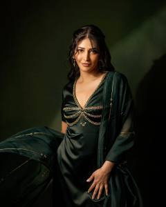 shruti-haasan-latest-photos-065
