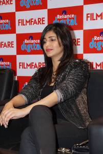 shruti-haasan-latest-pics30
