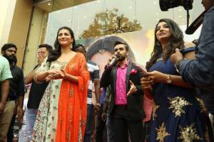 shruti-haasan-stills-009-00262