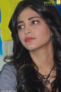 shruti-hassan-latest-photo-gallery-00815