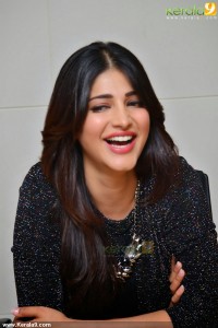 shruti-hassan-latest-photo-gallery-00823