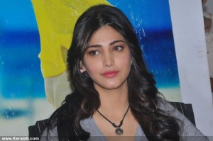 shruti-hassan-latest-photo-gallery-01132