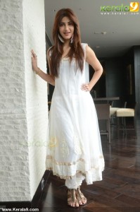 shruti-hassan-latest-photos83
