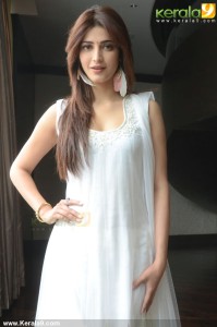 shruti-hassan-latest-pics-00423