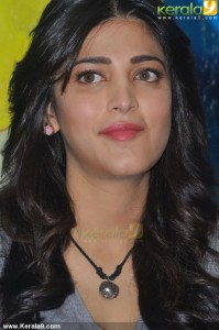 shruti-hassan-latest-stills-00219