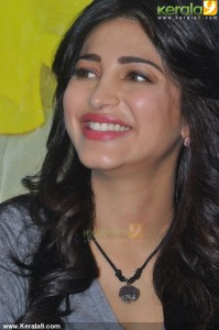 shruti-hassan-latest-stills-00398
