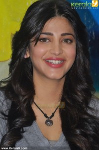 shruti-hassan-latest-stills-00527