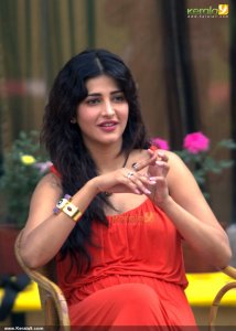 shruti-hassan-new-photos82