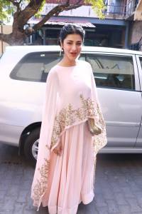 shruti-hassan-new-pictures-00241