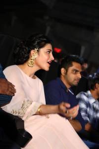 shruti-hassan-new-stills-00183