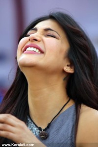 shruti-hassan-photos-00382