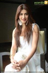 shruti-hassan-photos-00699